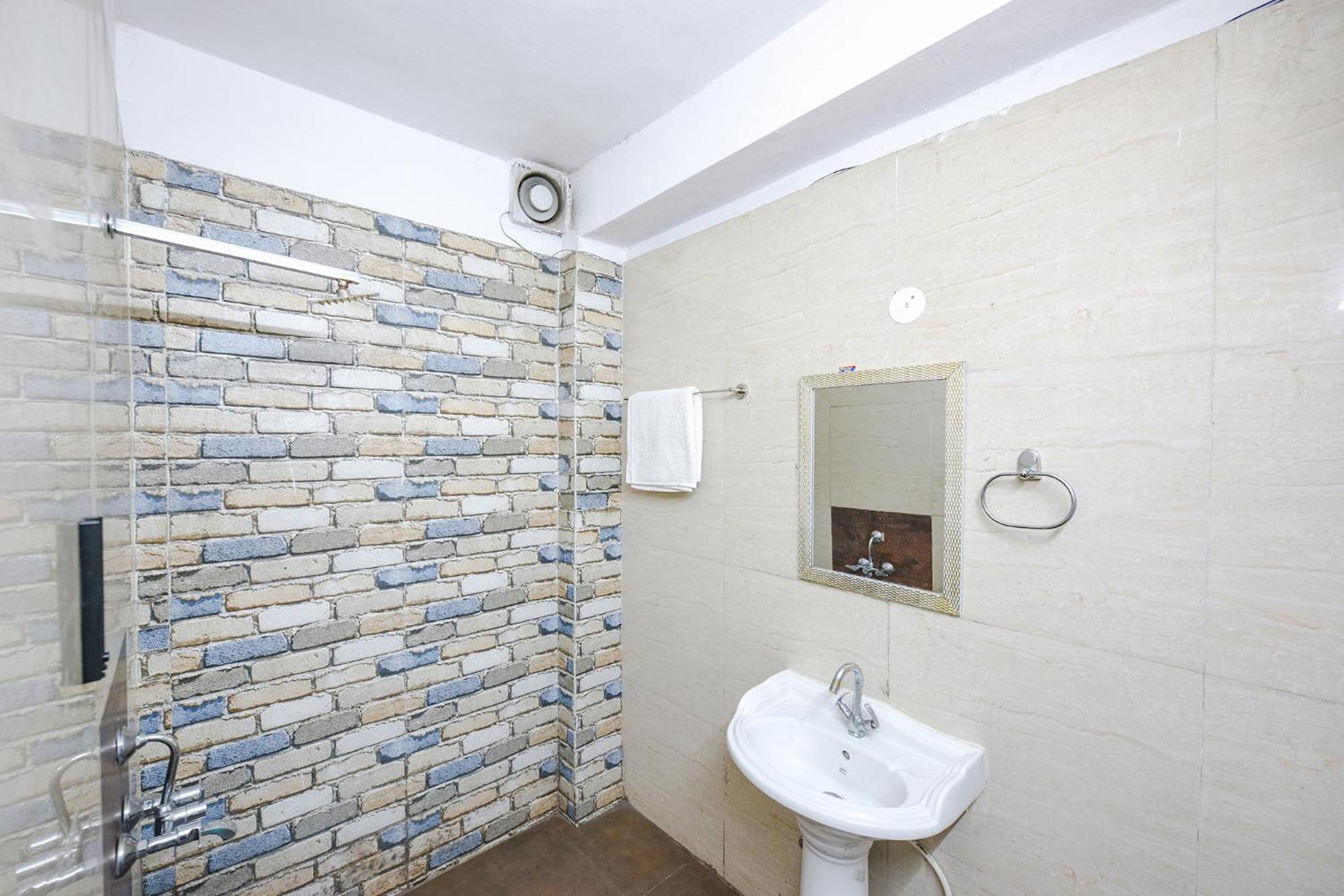 Fabhotel Kgf Dharampur  Exterior photo